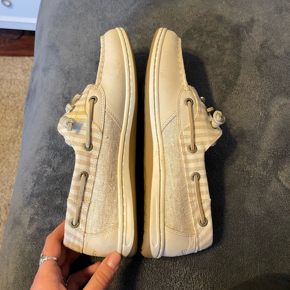 Sperries - Picture 3 of 7